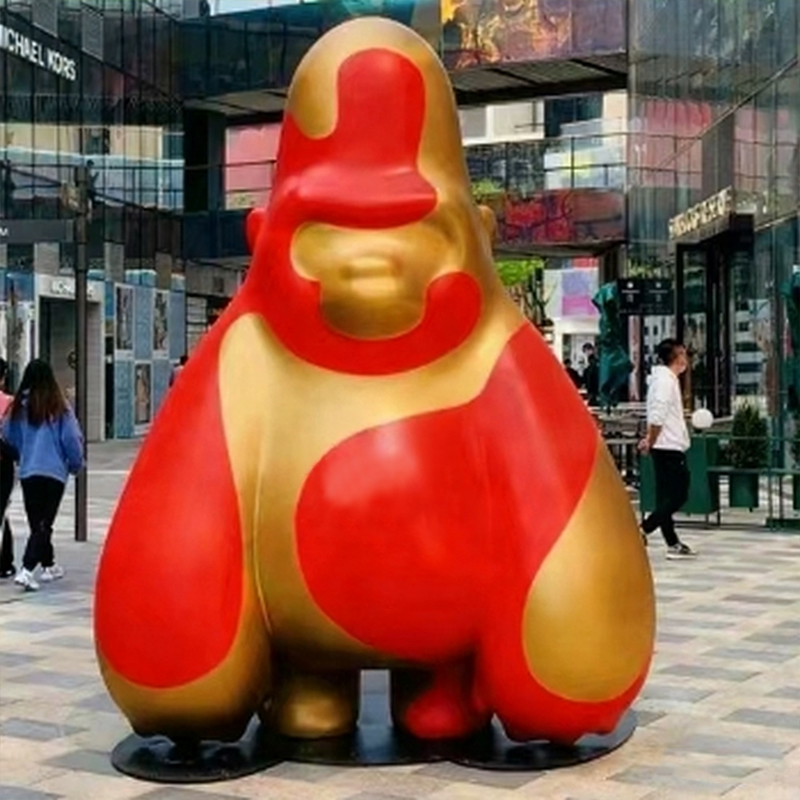 Скульптура гориллы из стекловолокна